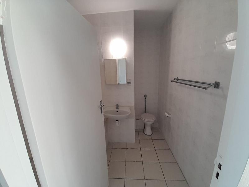 To Let 1 Bedroom Property for Rent in Loevenstein Western Cape